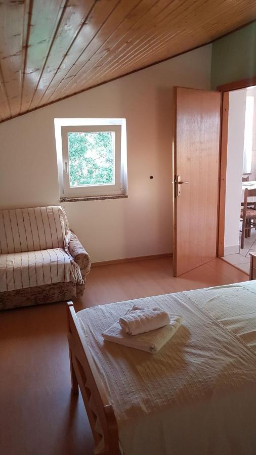 Margareta Appartement Sveti Ivan Dobrinjski Buitenkant foto
